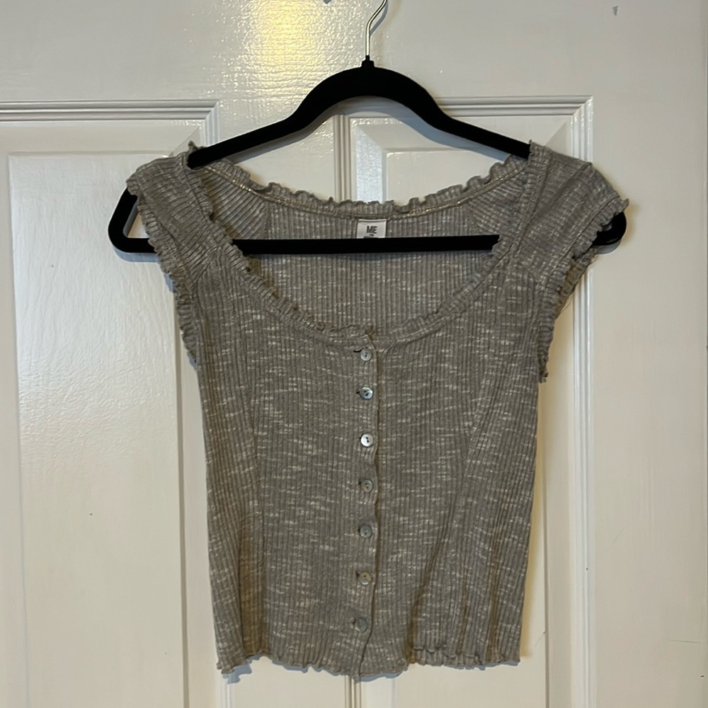 Dainty gray button up top
